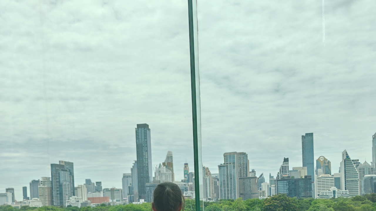 hero-header